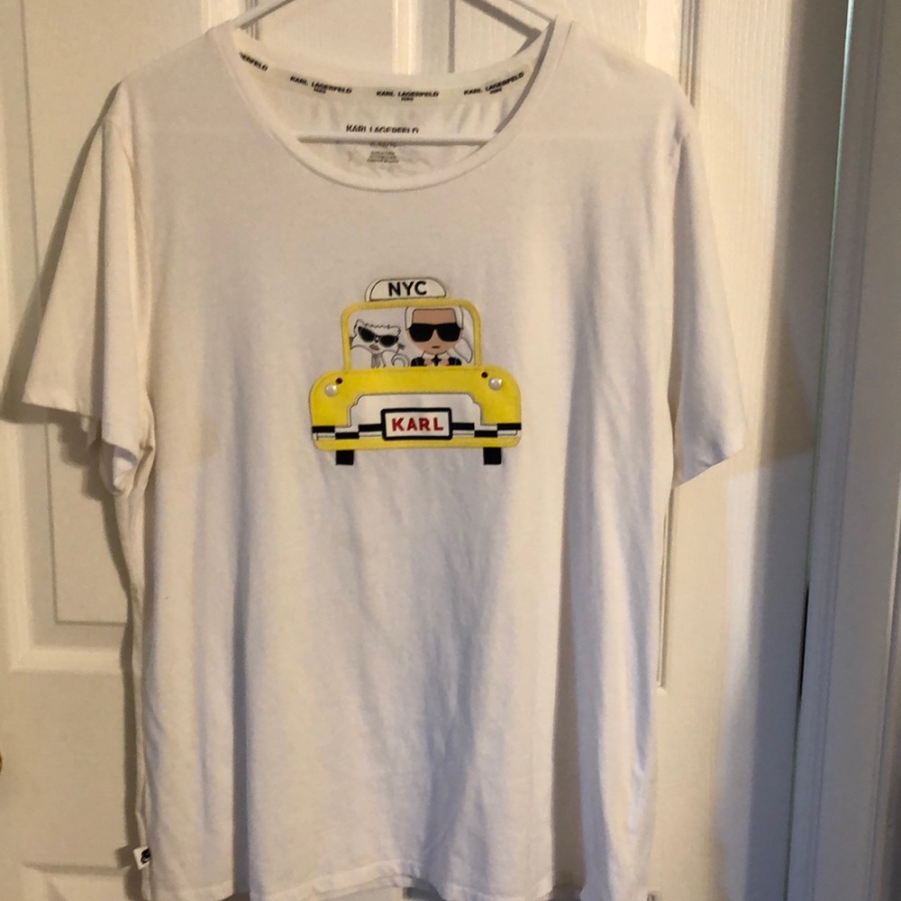 Karl Lagerfeld and his cat in NYC Taxi cab white t-shirt size XL